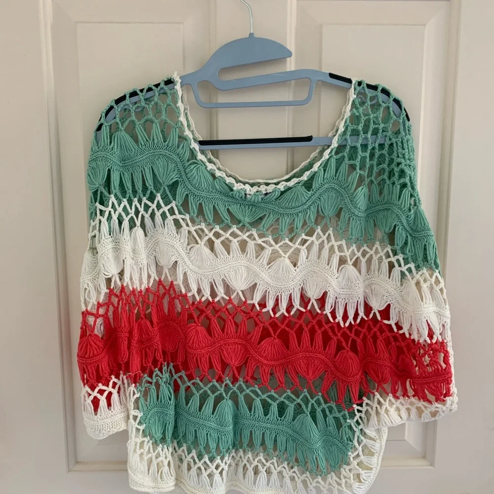 EUC Beautiful Crochet Knit Top - Picture 2 of 5